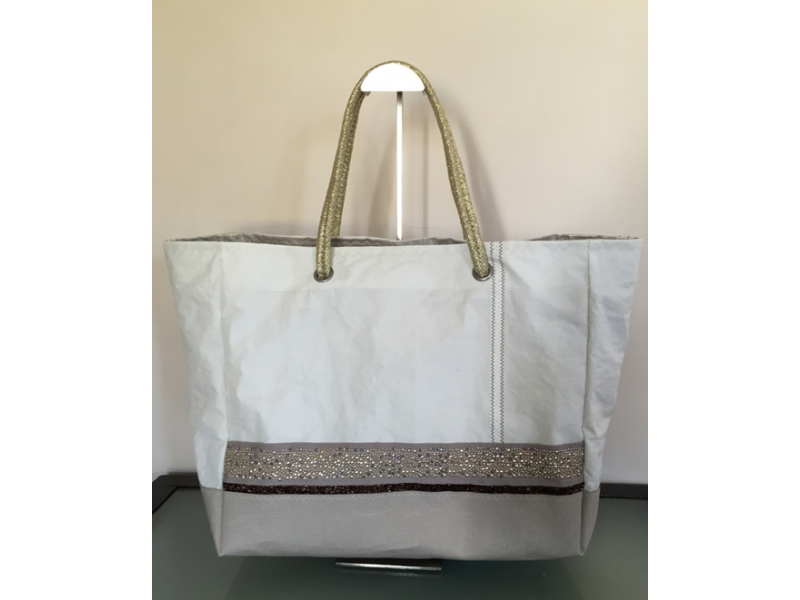 PETIT SAC DE PLAGE FOND SABLE GALON PAILLETTES CHOCOLAT GALON STRASS OR ROSE ARGENT PETIT SAC DE PLAGE FOND SABLE GALON PAILLETTES CHOCOLAT GALON STRASS OR ROSE ARGENT