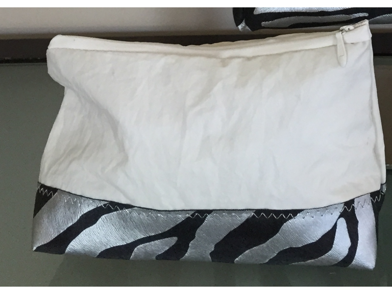 POCHETTE FOND SIMILI ZEBRE POCHETTE FOND SIMILI ZEBRE