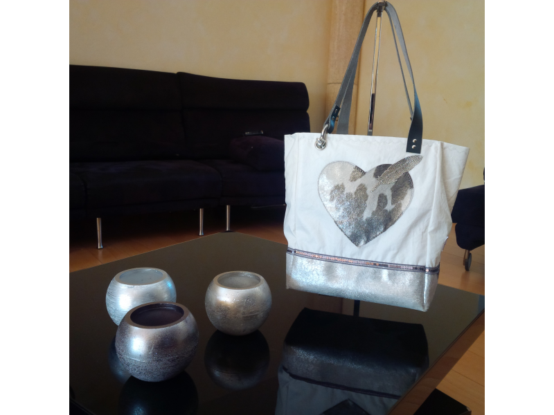 MINI SAC FOND CUIR CHOCOLAT APPLIQUE PLUMES CUIR ET FOURRURE MINI SAC FOND CUIR CHOCOLAT APPLIQUE PLUMES CUIR ET FOURRURE