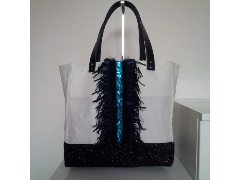 PETIT SAC DE PLAGE FOND BOUCLETTES MARINE GALON FOURRURE PETIT SAC DE PLAGE FOND BOUCLETTES MARINE GALON FOURRURE