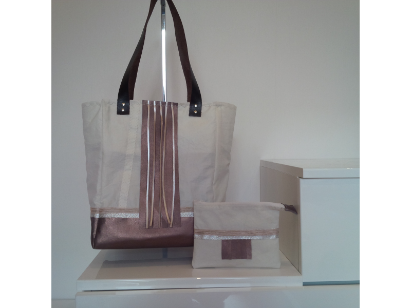 MINI SAC FOND ET FRANGES CUIR ROSE POUDRE MINI SAC FOND ET FRANGES CUIR ROSE POUDRE