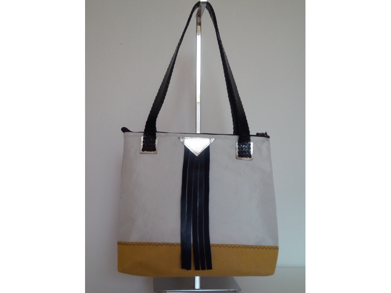 MINI SAC FOND CURRY FRANGES CUIR MARINE MINI SAC FOND CURRY FRANGES CUIR MARINE
