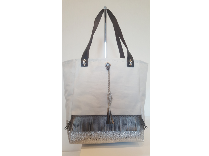 MINI SAC FOND SIMILI ARGENT FRANGES MORDORE BIJOU CHAINETTE MINI SAC FOND SIMILI ARGENT FRANGES MORDORE BIJOU CHAINETTE